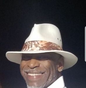 Meet your Posher, Derrick